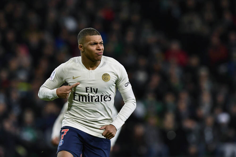 俄罗斯伊朗两国总统通电话 讨论伊核计划等事宜